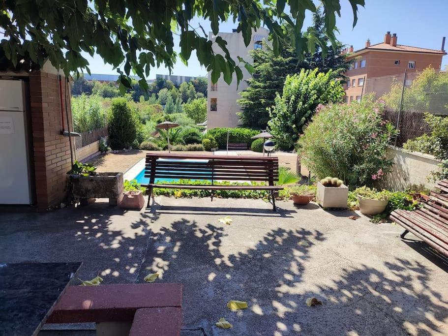 Duplex Con Piscina En Rubiアパートメント エクステリア 写真